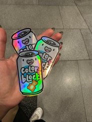 Colorblock plechovka - holografická samolepka